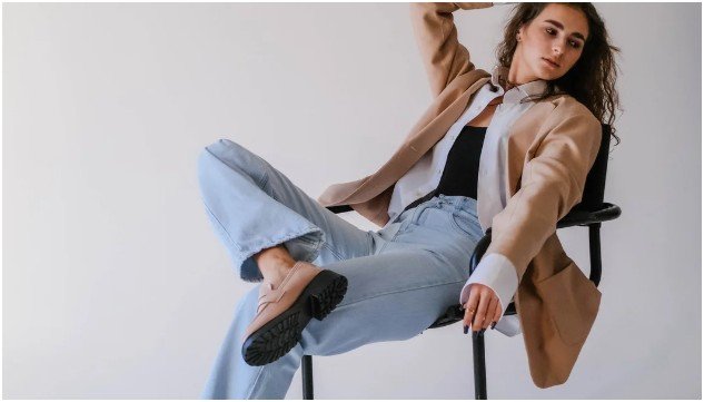 How Do You Dress Minimalist in Summer Without Overheating?